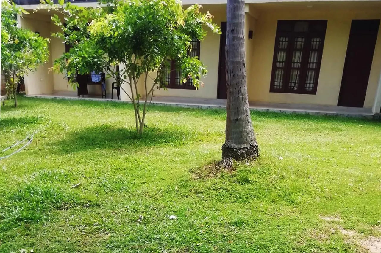 Dream Day Leisure Homes Sigiriya 3*,